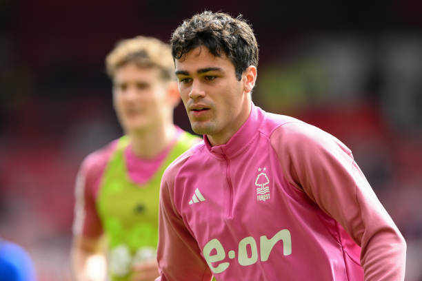 到杰伦身边 到杰伦身边